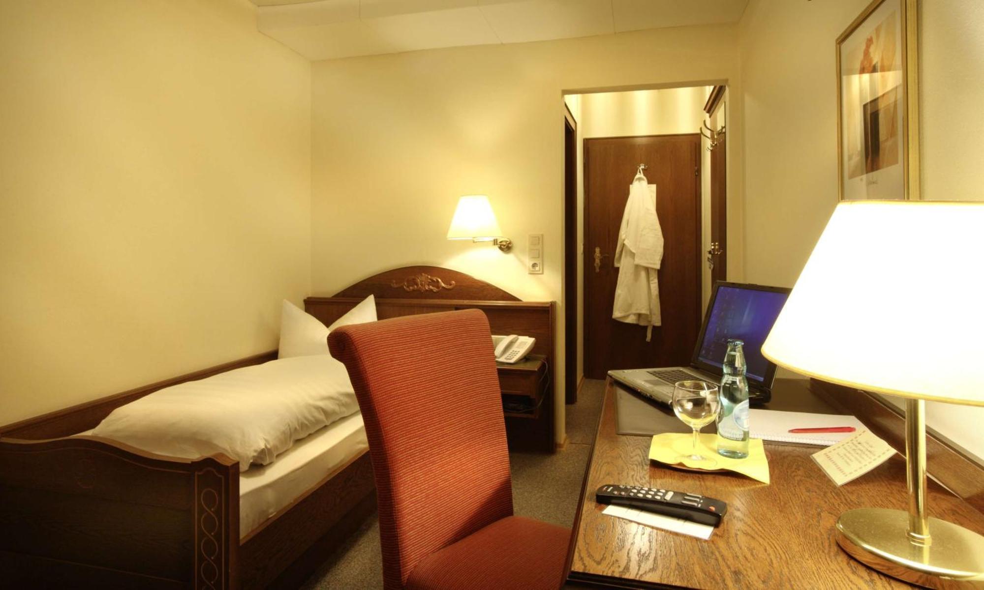 Wellnesshotel Zum Koch Ortenburg Phòng bức ảnh